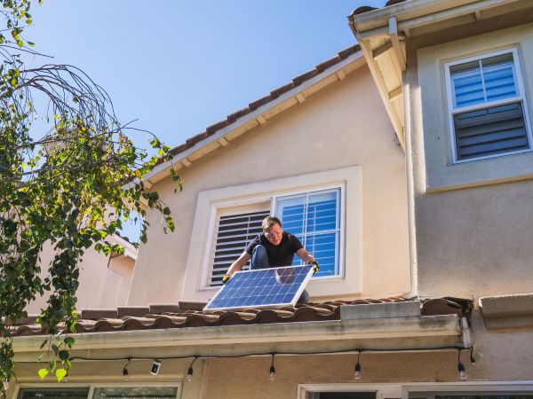Guide ultime pour profiter des panneaux solaires chez soi